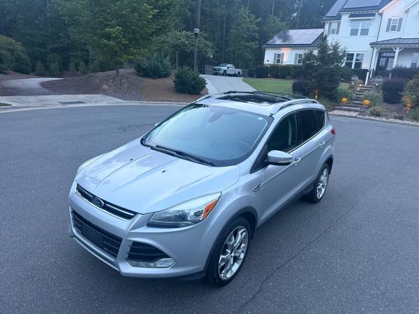 2016 Ford Escape Titanium 4dr 4x4 Automatic — photo 4