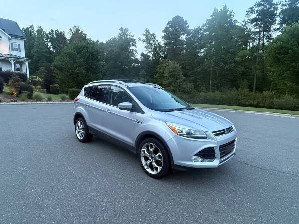2016 Ford Escape Titanium 4dr 4x4 Automatic — photo 5
