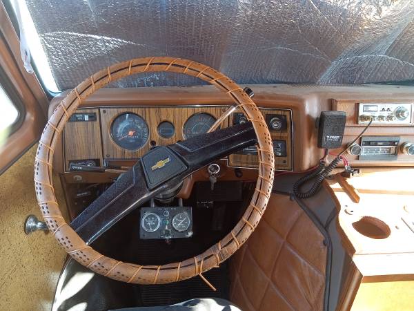 1976 Chevrolet G20 Camper — photo 2