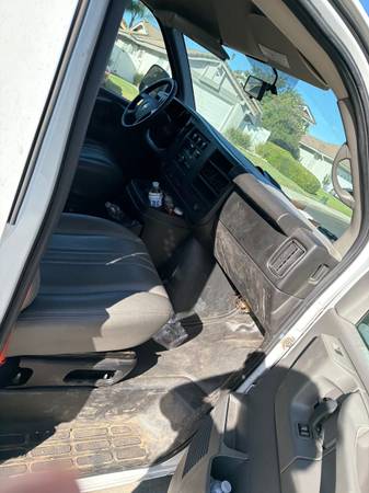 2014 Chevrolet Express 3500 DIESEL Rear-wheel Drive Cargo Van Automatic — photo 7