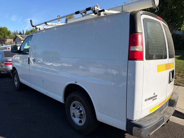 2014 Chevrolet Express 3500 DIESEL Rear-wheel Drive Cargo Van Automatic — photo 2