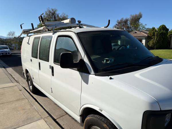 2014 Chevrolet Express 3500 DIESEL Rear-wheel Drive Cargo Van Automatic — photo 1
