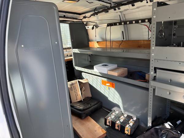 2014 Chevrolet Express 3500 DIESEL Rear-wheel Drive Cargo Van Automatic — photo 8
