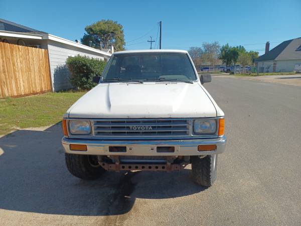 1988 Toyota Truck — photo 4