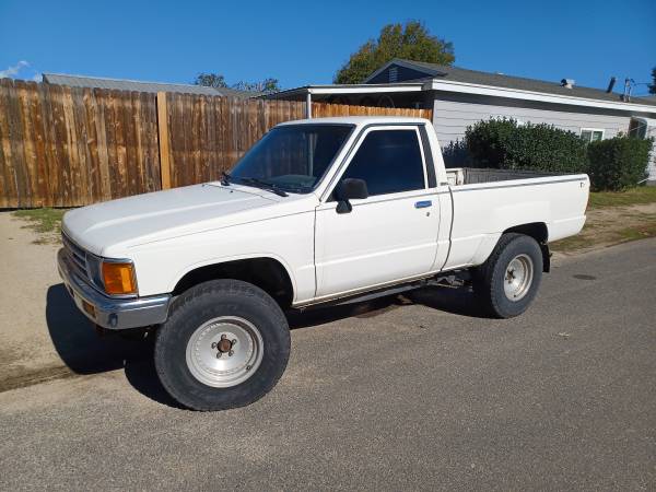 1988 Toyota Truck — photo 1