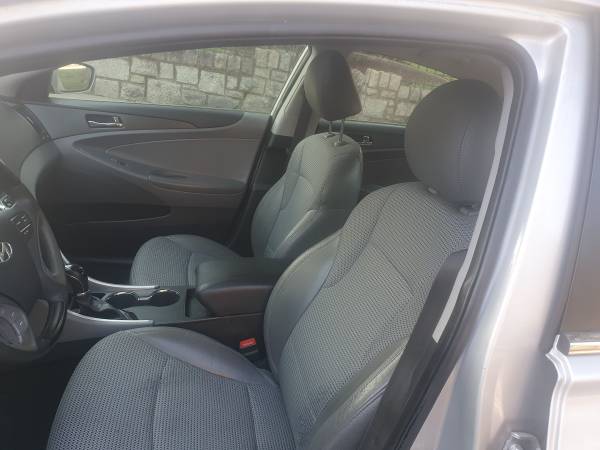 2011 Hyundai Sonata SE 2.0T 4dr Sedan Automatic — photo 12