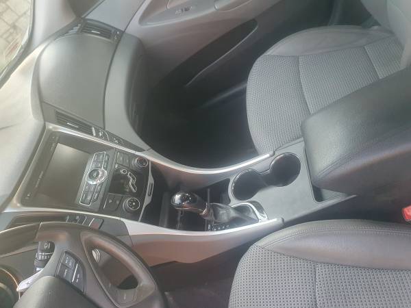 2011 Hyundai Sonata SE 2.0T 4dr Sedan Automatic — photo 10