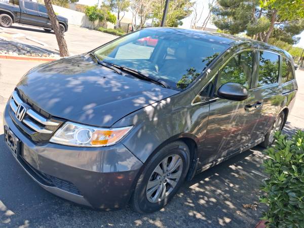 2015 Honda Odyssey EX-L Passenger Van Automatic — photo 3