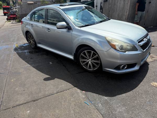 2014 Subaru Legacy 2.5i 4dr All-wheel Drive Sedan CVT — photo 4
