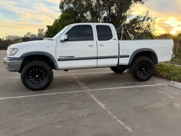 2002 Toyota Tundra SR5 V8 2dr 4x4 Regular Cab Automatic — photo 1