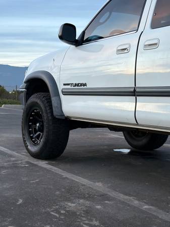 2002 Toyota Tundra SR5 V8 2dr 4x4 Regular Cab Automatic — photo 3