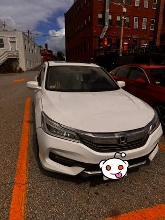 2017 Honda Accord Touring V6 2dr Coupe Automatic — photo 2
