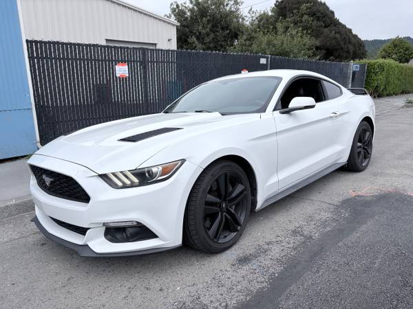 2016 Ford Mustang EcoBoost Premium 2dr Fastback Manual — photo 1