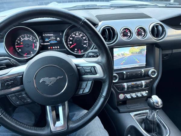 2016 Ford Mustang EcoBoost Premium 2dr Fastback Manual — photo 10