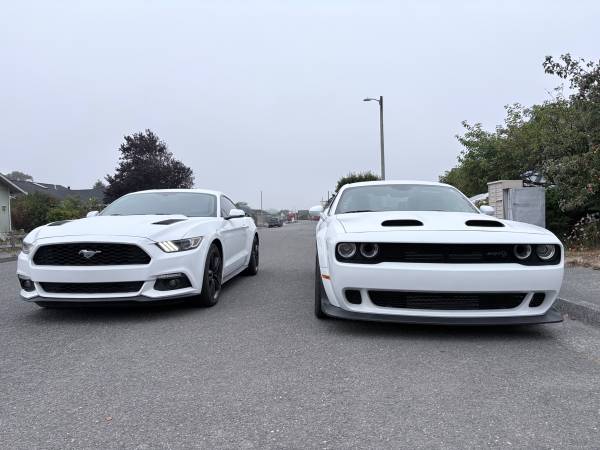 2016 Ford Mustang EcoBoost Premium 2dr Fastback Manual — photo 7
