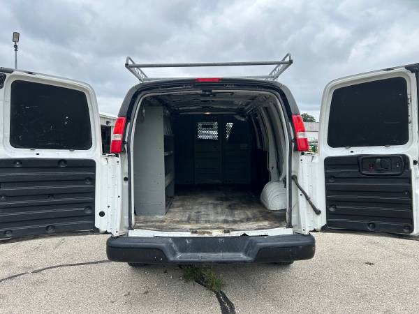 2019 Chevrolet Express 2500 Work Van Rear-wheel Drive Extended Cargo Van Automatic — photo 11