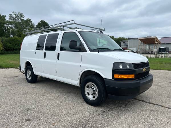 2019 Chevrolet Express 2500 Work Van Rear-wheel Drive Extended Cargo Van Automatic — photo 1