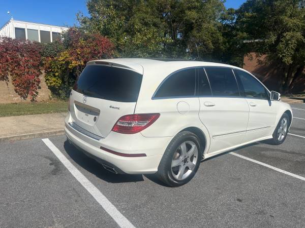 2011 Mercedes-Benz R350 — photo 3
