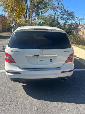 2011 Mercedes-Benz R350 — photo 6