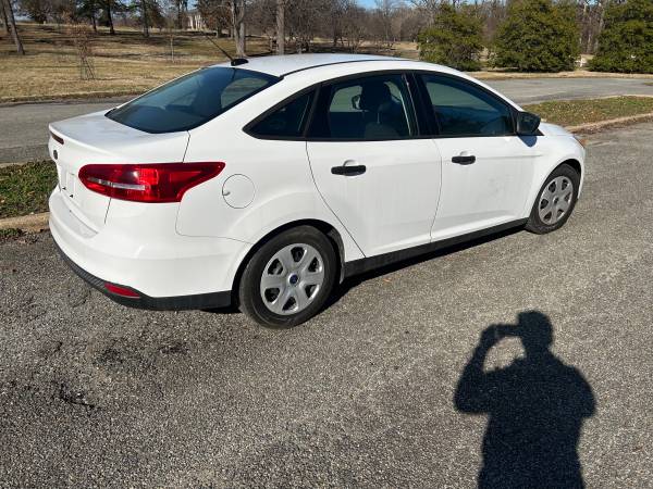 2015 Ford Focus SE 4dr Sedan Manual — photo 5