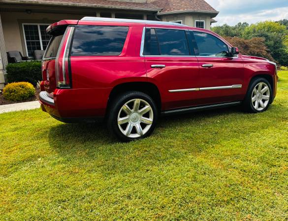 2016 Cadillac Escalade Standard 4x2 Automatic — photo 4