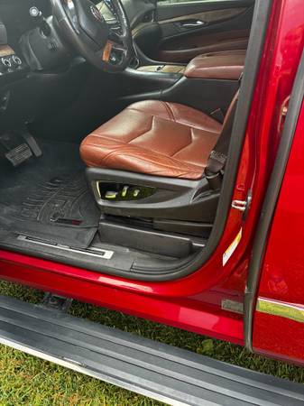 2016 Cadillac Escalade Standard 4x2 Automatic — photo 5