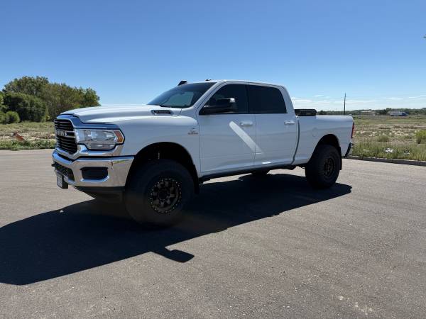 2019 RAM 2500 Laramie 4x2 Crew Cab 149 in. WB Automatic — photo 3