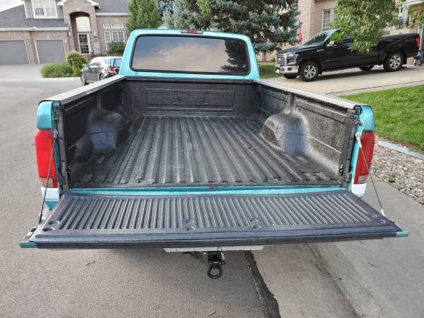1994 Ford F 250 XL 2dr Standard Cab LB — photo 2