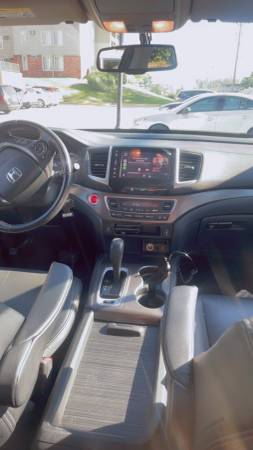 2017 Honda Pilot Elite 4dr All-wheel Drive Automatic — photo 3
