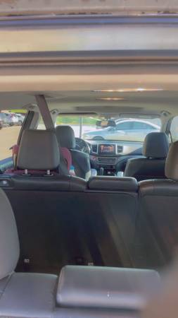 2017 Honda Pilot Elite 4dr All-wheel Drive Automatic — photo 4