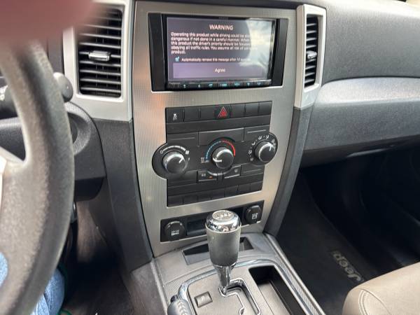 2010 Jeep Grand Cherokee Laredo — photo 10