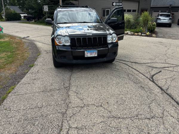 2010 Jeep Grand Cherokee Laredo — photo 4