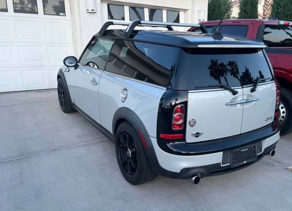 2011 MINI Cooper Clubman — photo 5