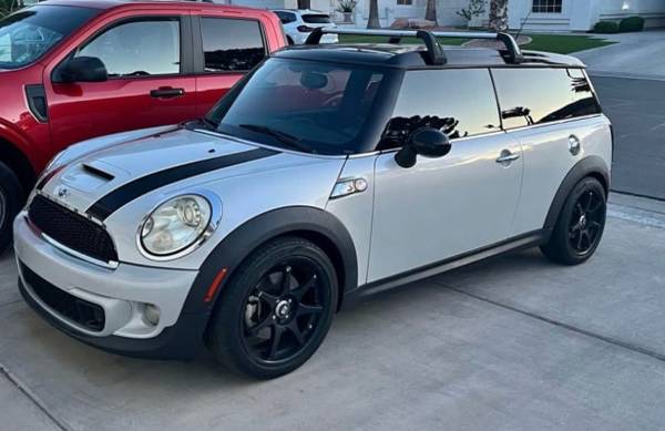 2011 MINI Cooper Clubman — photo 2