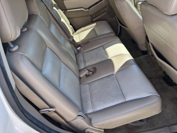 2007 Ford Explorer XLT V8 4dr 4x2 Automatic — photo 5
