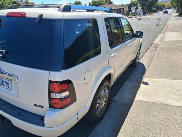 2007 Ford Explorer XLT V8 4dr 4x2 Automatic — photo 3