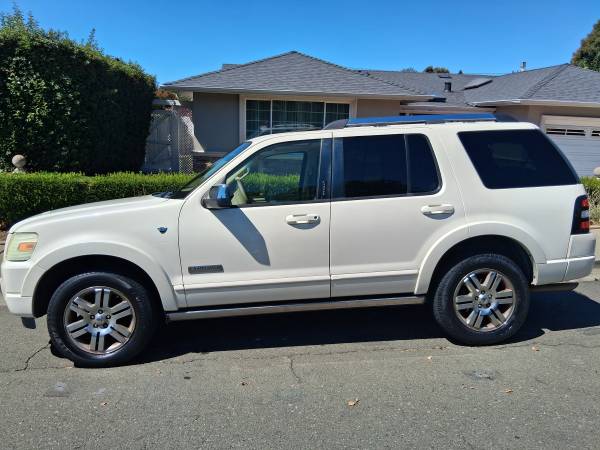 2007 Ford Explorer XLT V8 4dr 4x2 Automatic — photo 2