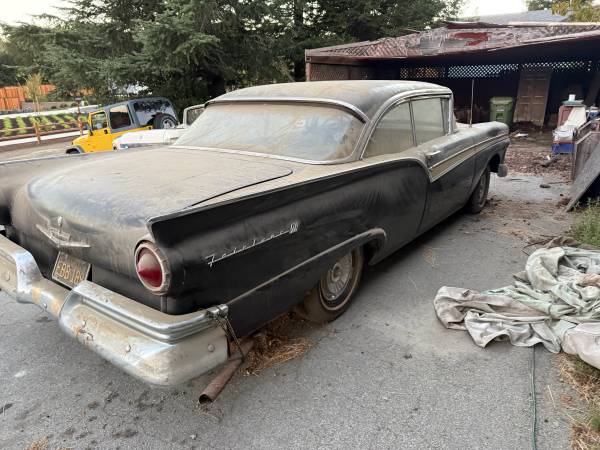 1957 Ford Fairlane Coupe — photo 2