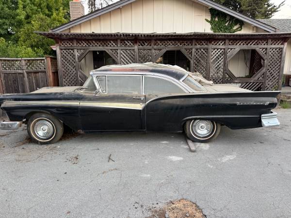 1957 Ford Fairlane Coupe — photo 1