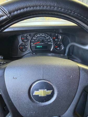 2012 Chevrolet Express 3500 Work Van Rear-wheel Drive Cargo Van Automatic — photo 3