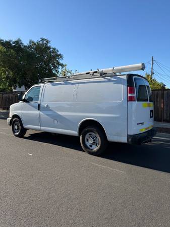 2012 Chevrolet Express 3500 Work Van Rear-wheel Drive Cargo Van Automatic — photo 6