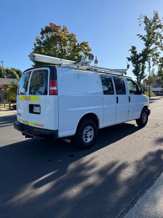 2012 Chevrolet Express 3500 Work Van Rear-wheel Drive Cargo Van Automatic — photo 10