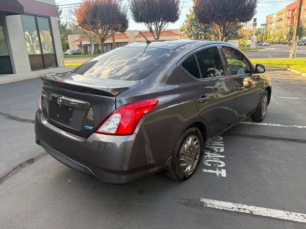 2015 Nissan Versa 1.6 S — photo 1