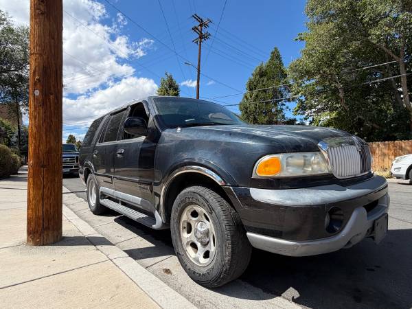1998 Lincoln Navigator Base 4dr SUV — photo 2