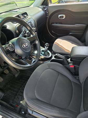 2019 KIA Soul ! 4dr Hatchback Automatic — photo 8