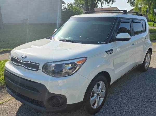2019 KIA Soul ! 4dr Hatchback Automatic — photo 2