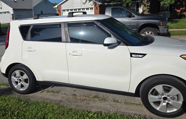 2019 KIA Soul ! 4dr Hatchback Automatic — photo 4
