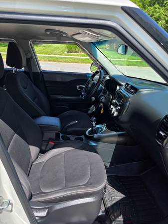 2019 KIA Soul ! 4dr Hatchback Automatic — photo 7