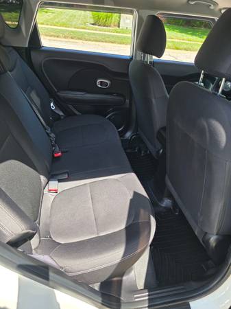 2019 KIA Soul ! 4dr Hatchback Automatic — photo 6