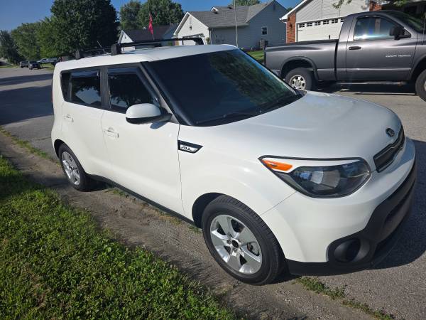 2019 KIA Soul ! 4dr Hatchback Automatic — photo 3